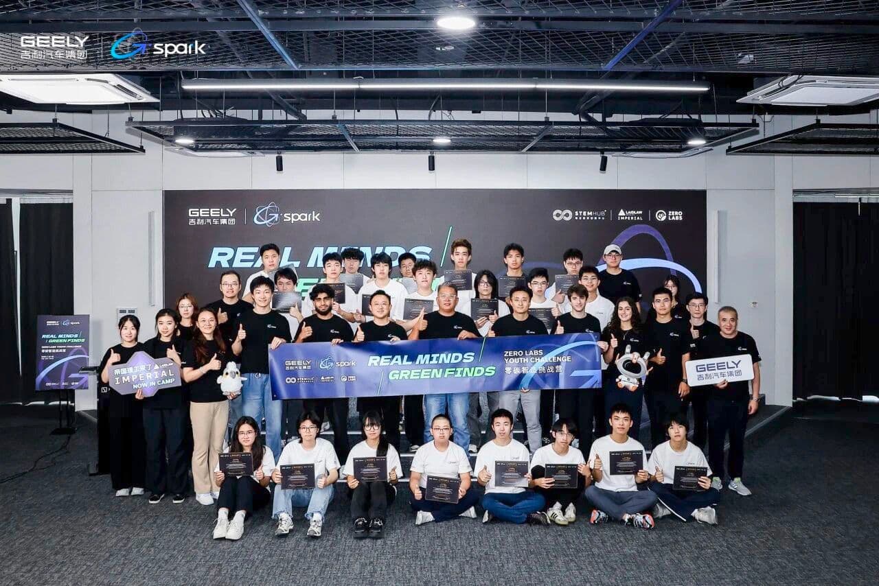 Participants of the 2026 IC Zero Labs Youth Challenge in China gathered with their team banner
